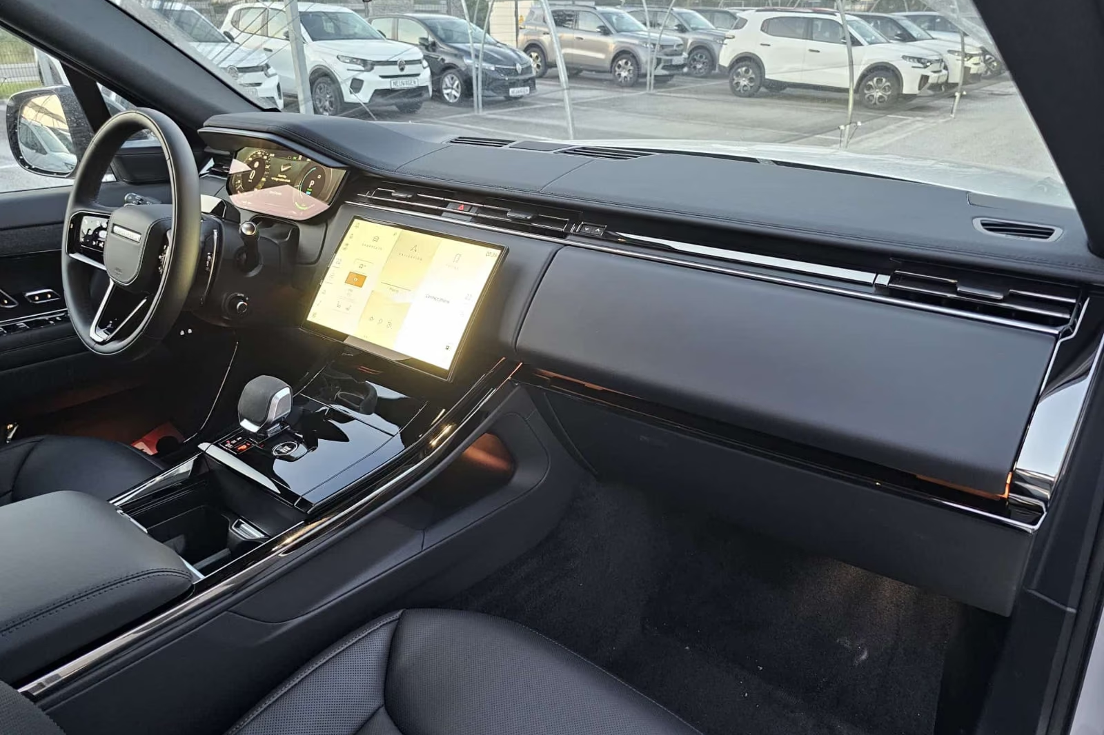 Заказать Land Rover Range Rover Sport Dynamic HSE P460e, plug-in hybrid 2026 3.0 л 460 л.с Гибрид, Серый, Полный привод, Автомат — поставка из Германия, доставка по России и СНГ, фото 10