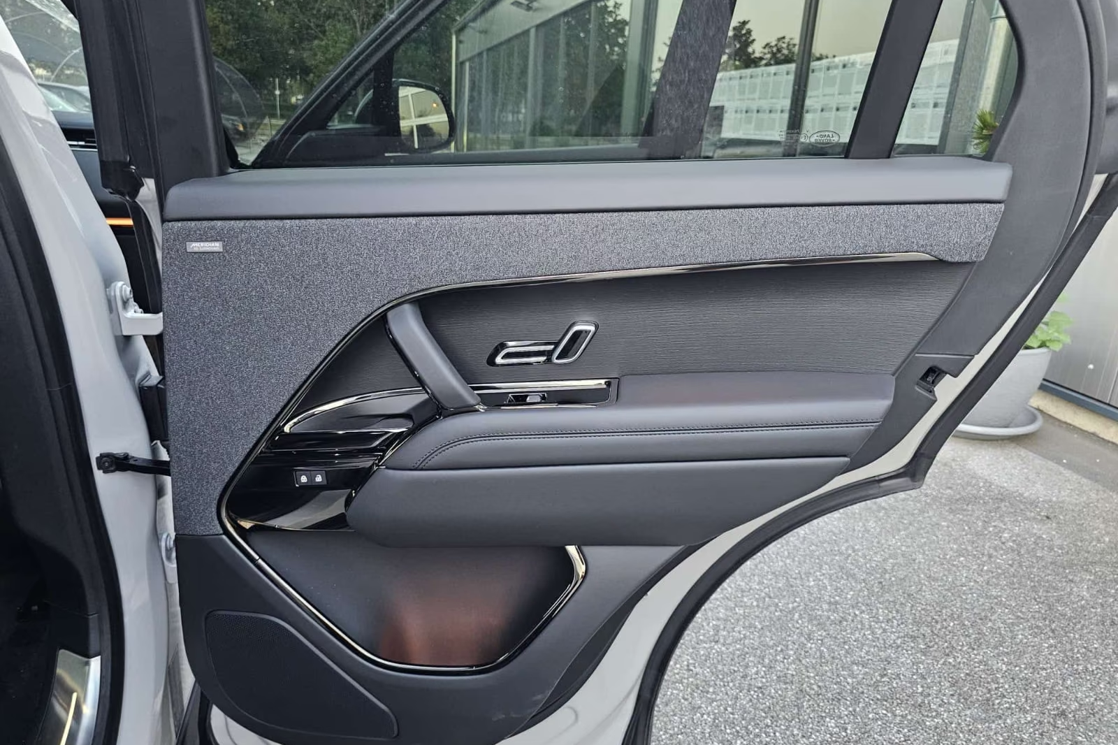 Доставка по РФ: Land Rover Range Rover Sport Dynamic HSE P460e, plug-in hybrid 2026 3.0 л 460 л.с Гибрид, Серый, пробег 35 км, Полный привод, Автомат, осмотр возможен в Москве, фото 17