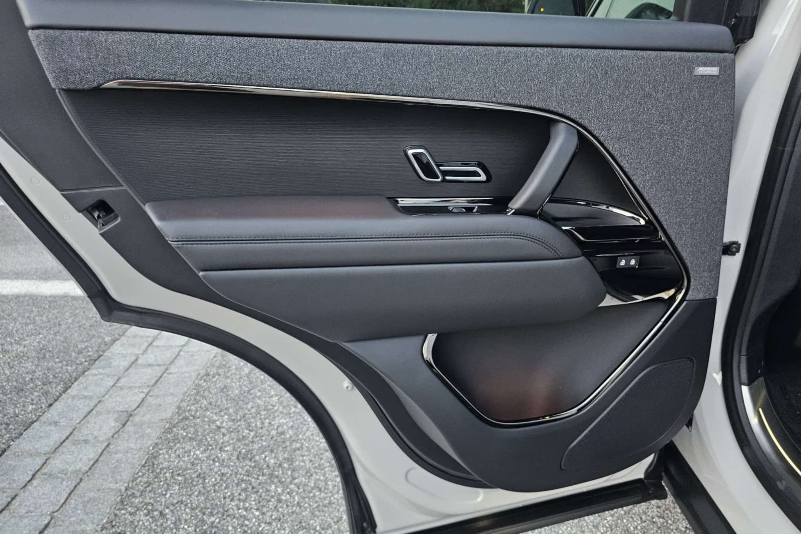 Доступен к заказу Land Rover Range Rover Sport Dynamic HSE P460e, plug-in hybrid 2026 3.0 л 460 л.с Гибрид: Серый, коробка Автомат, привод Полный привод, осмотр и тест-драйв в Москве, фото 19