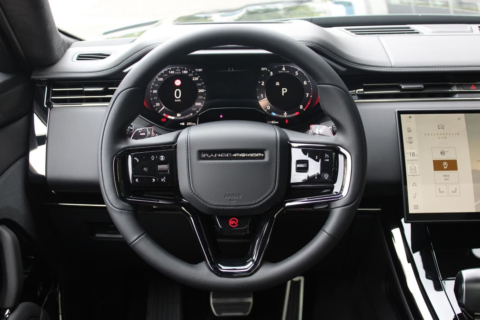 Купить Land Rover Range Rover Sport P635 SV Carbon Edition 2026 4.4 л 635 л.с Бензин с минимальным пробегом 25 км, Зелёный, доставим из Нидерланды в любой город РФ, фото 13