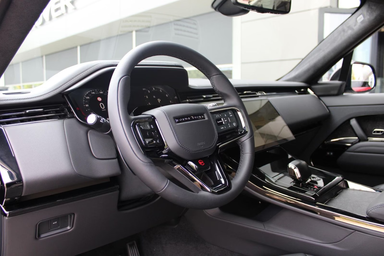 Land Rover Range Rover Sport P635 SV Carbon Edition 2026, зелёный, фото 25