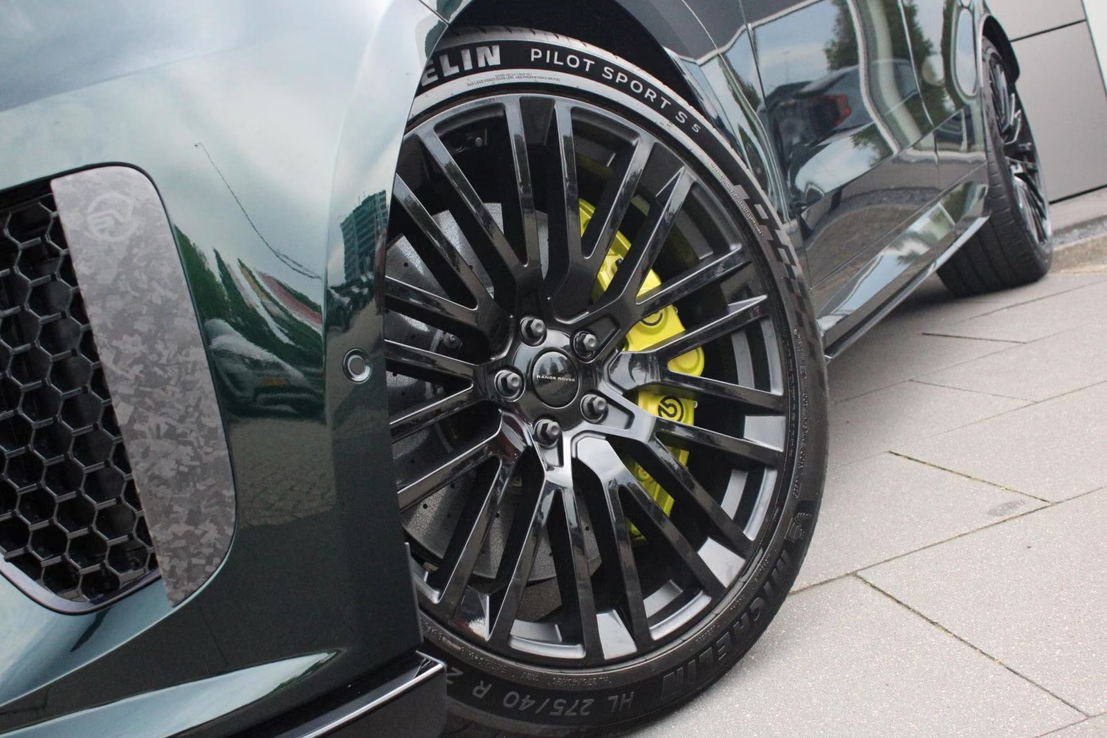 Land Rover Range Rover Sport P635 SV Carbon Edition 2026, зелёный, фото 34