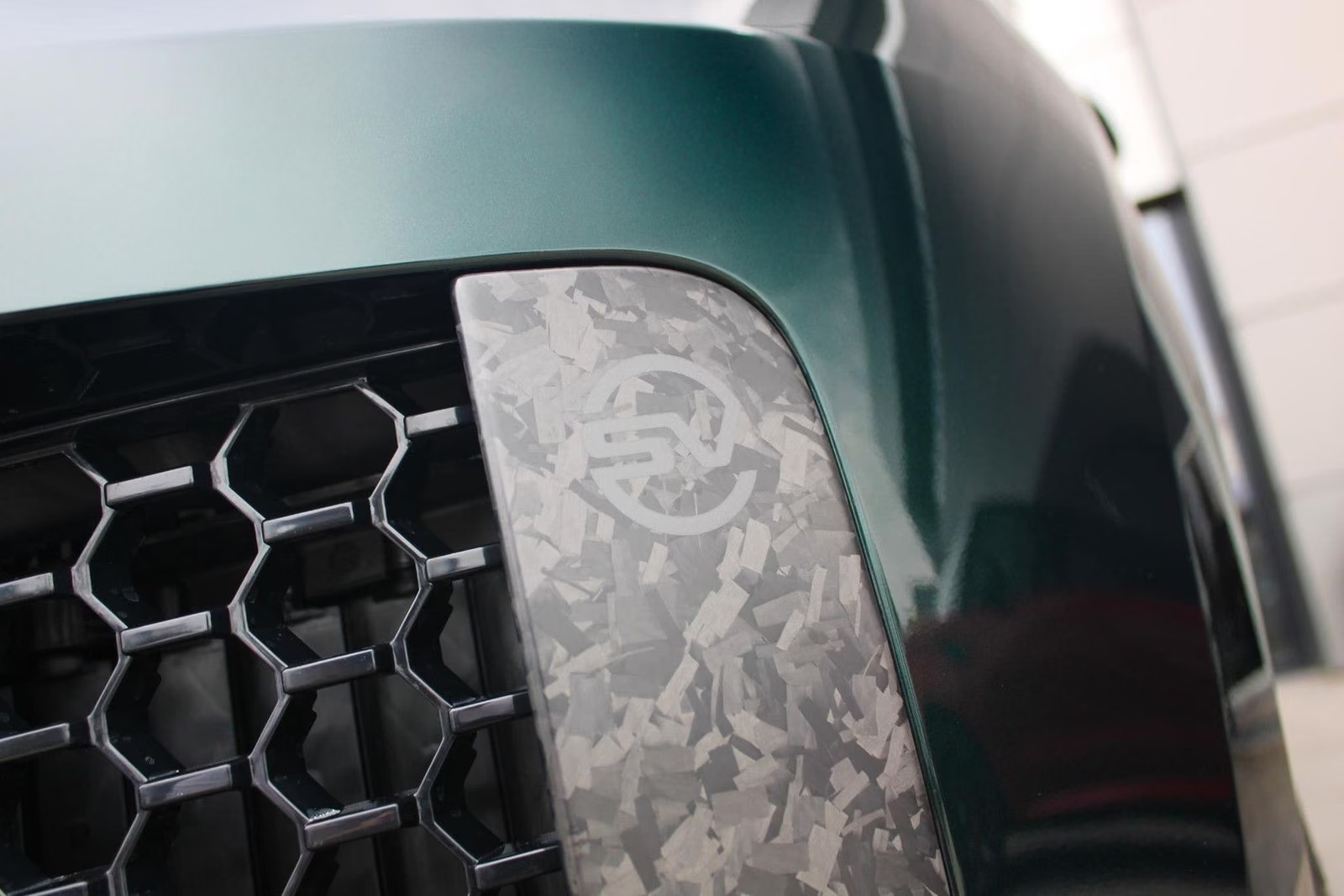 Land Rover Range Rover Sport P635 SV Carbon Edition 2026, зелёный, фото 35