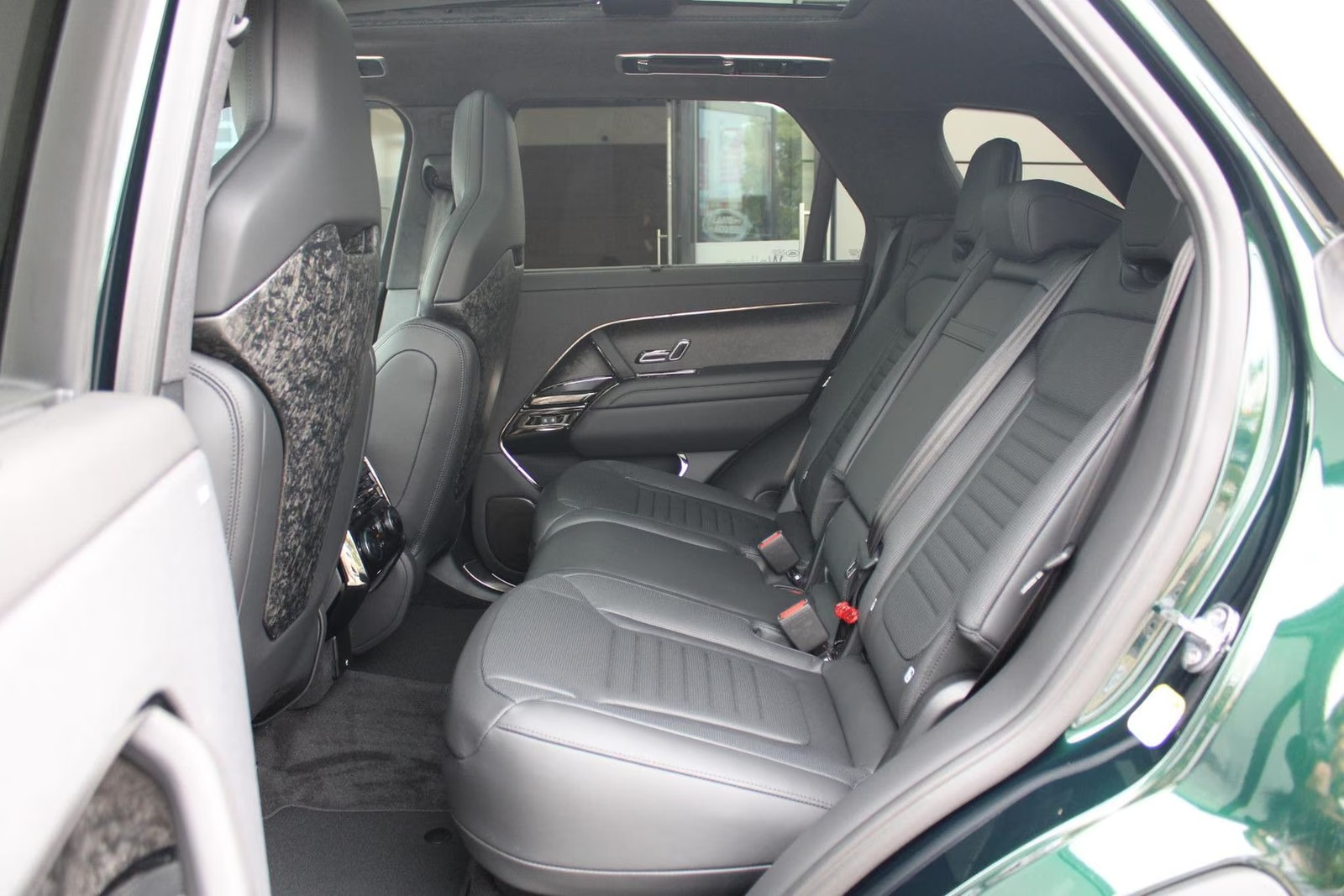 Land Rover Range Rover Sport P635 SV Carbon Edition 2026, зелёный, фото 38