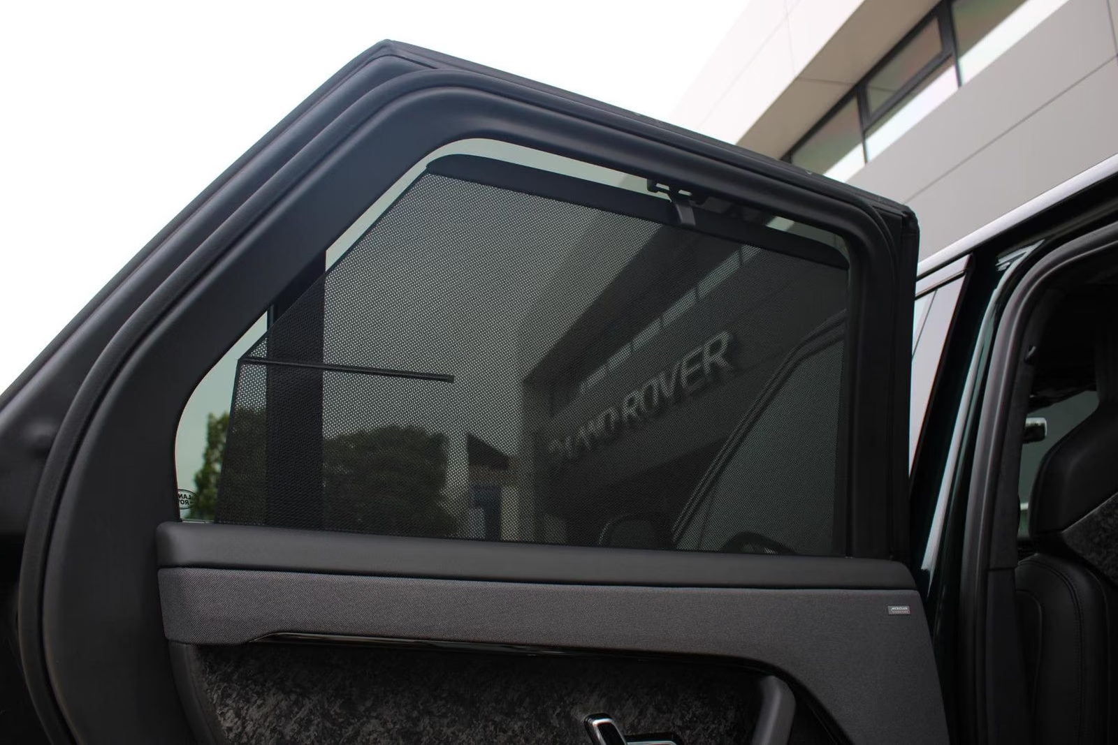 Land Rover Range Rover Sport P635 SV Carbon Edition 2026, зелёный, фото 39