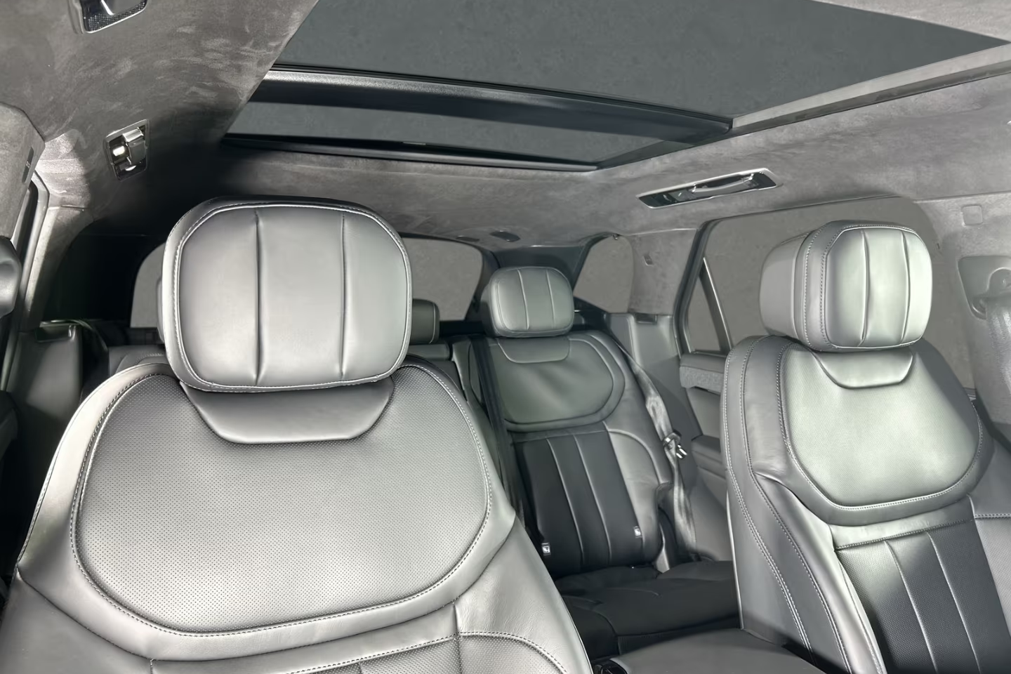 Купить Land Rover Range Rover Sport P530 Autobiography 2026 4.4 л 530 л.с Бензин с минимальным пробегом 15 км, Серый, доставим из Германия в любой город РФ, фото 13