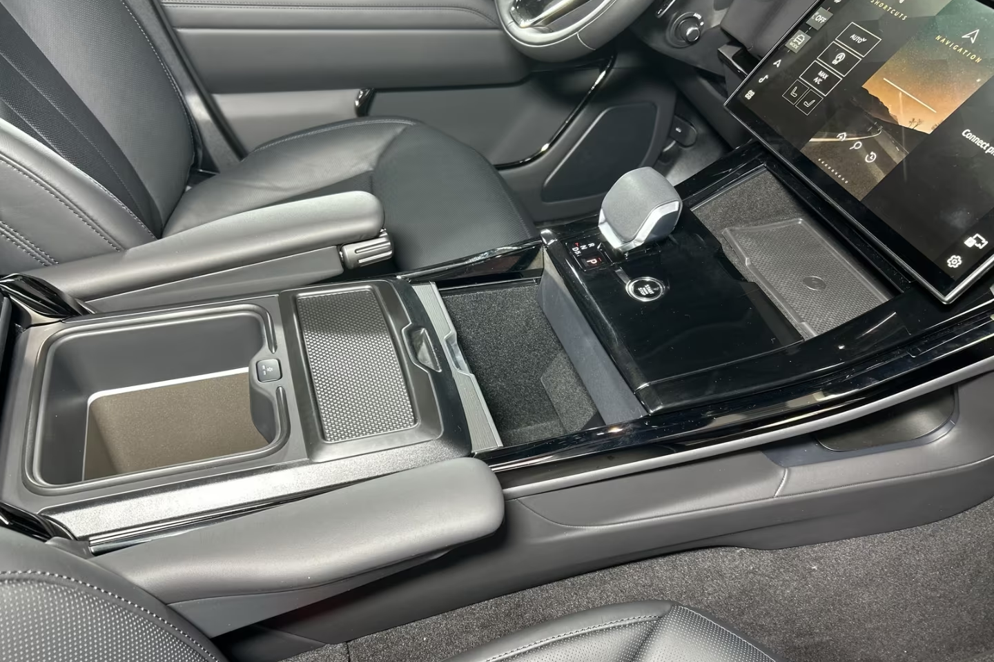 Оформить заказ на Land Rover Range Rover Sport P530 Autobiography 2026 4.4 л 530 л.с Бензин, коробка: Автомат, привод: Полный привод, доставка по России, салон в Москве, фото 14