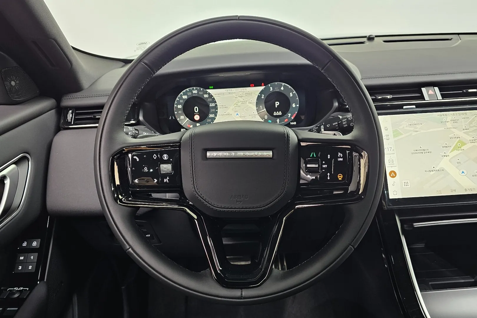 Надёжный Land Rover Range Rover Velar P250 Dynamic SE 2026 2.0 л 250 л.с Бензин с двигателем 2,0 л, Чёрный, пробег 13 км, Автомат, поставка из Корея, фото 8