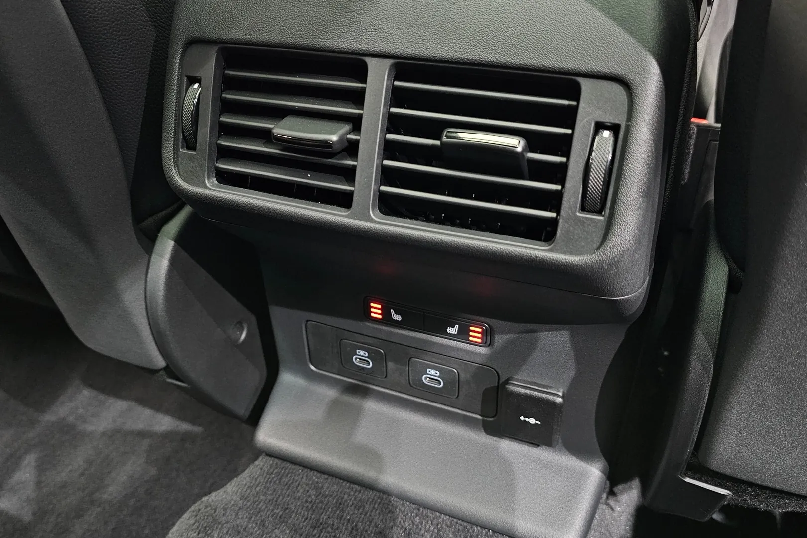 Land Rover Range Rover Velar P250 Dynamic SE 2026 2.0 л 250 л.с Бензин, пробег 13 км, Чёрный цвет, коробка Автомат, привод Полный привод, авто из Корея, фото 15