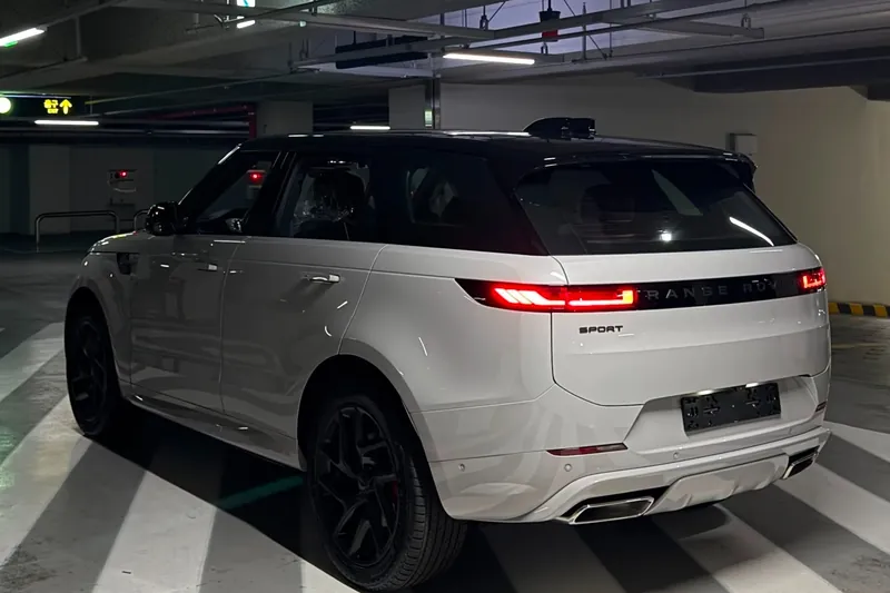 Заказать Land Rover Range Rover Sport Autobiography P400 2026 3.0 л 400 л.с Бензин с пробегом 10 км, Автомат, Полный привод, цвет Белый, поставка из Корея, доставка по РФ Range Rover Sport Autobiography P400 - фото 3