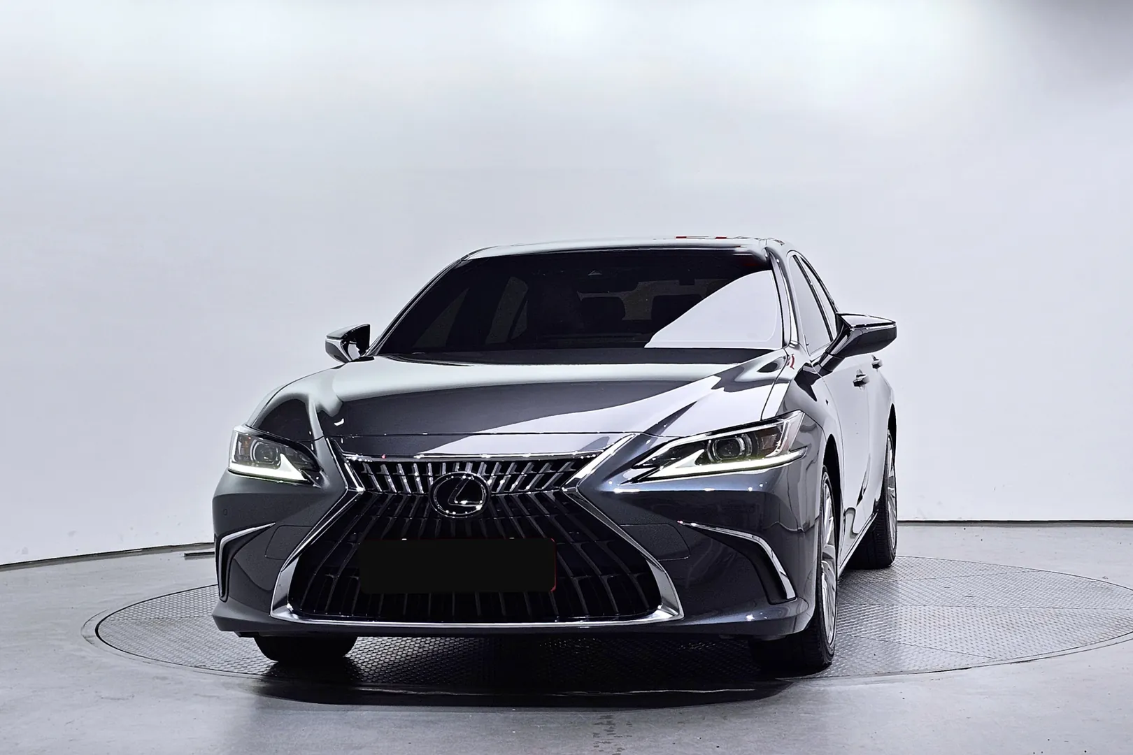 Lexus ES 2025 2.5 л 178 л.с Гибрид, новый авто, Полный привод, Автомат, цвет Серый, страна-производитель — Япония