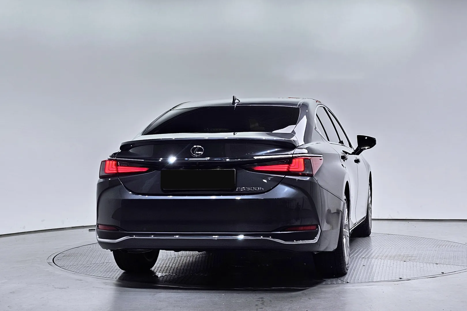 Купить Lexus ES 2025 2.5 л 178 л.с Гибрид, Серый, Автомат, Полный привод — авто из Япония, с доставкой по всей России