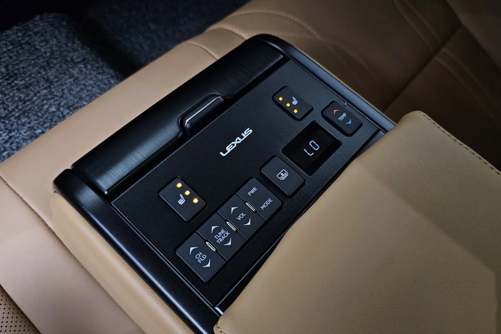 Lexus ES 2025 2.5 л 178 л.с Гибрид, пробег 12 946 км, Серый, Полный привод, Автомат, авто из Япония, доставка по РФ