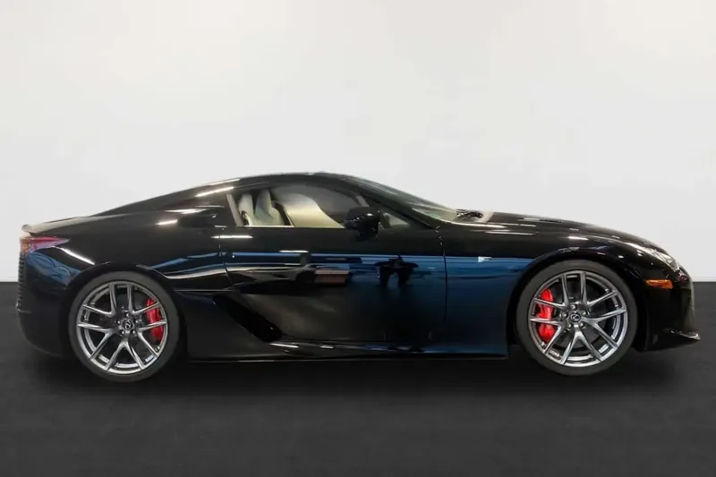 Заказать Lexus LFA 4.8 VVT-i V10 2014 4.8 л 560 л.с Бензин с пробегом 1 500 км, Автомат, Задний привод, цвет Чёрный, поставка из Япония, доставка по РФ LFA - фото 3