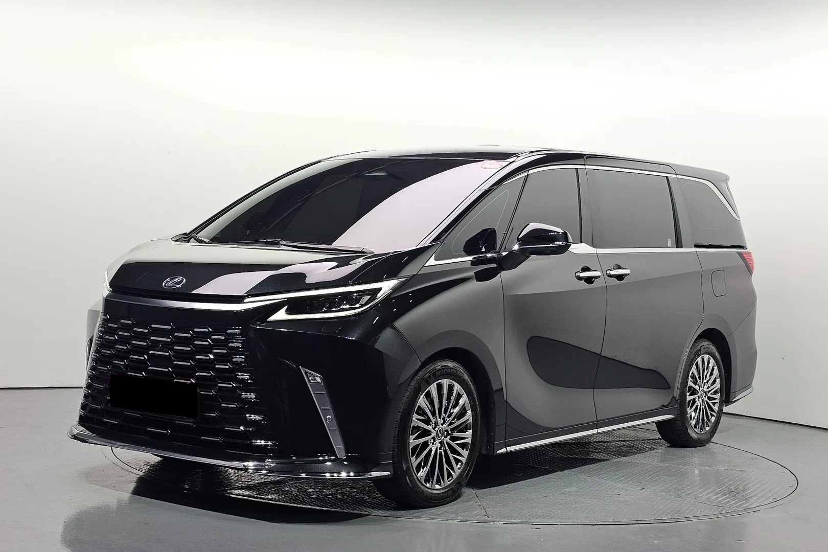 Фото для lexus LM 500h Executive