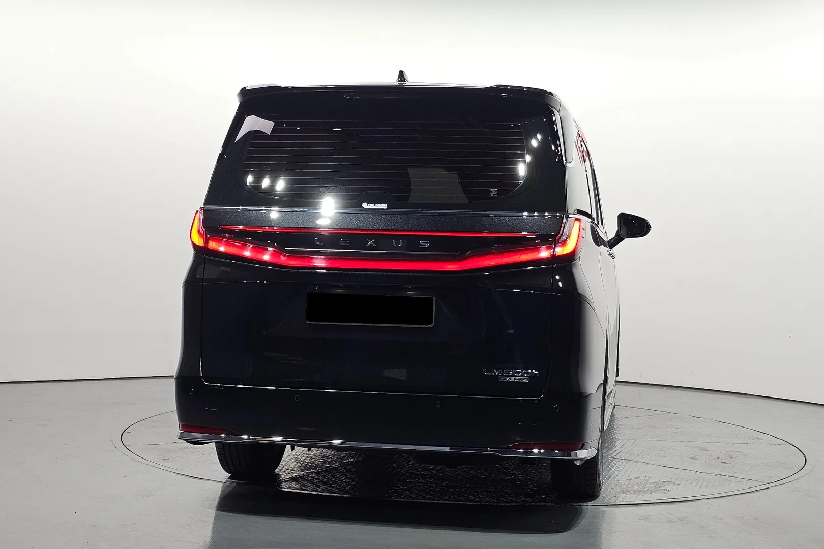 Купить Lexus LM 500h Executive 2024 2.4 л 369 л.с Гибрид, Чёрный, Автомат, Полный привод — авто из Япония, с доставкой по всей России