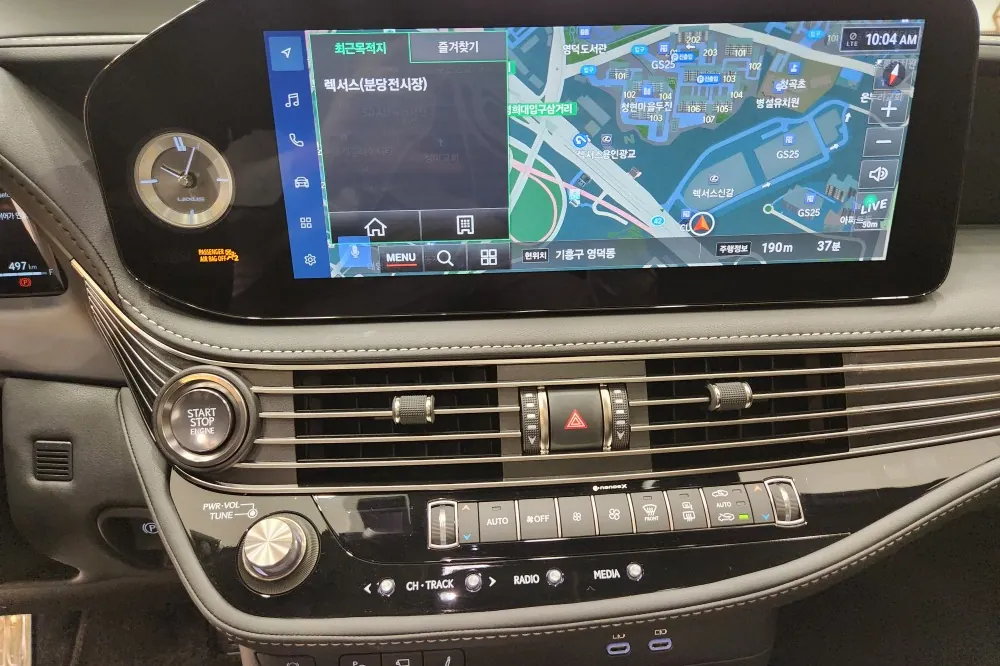 Автомобиль Lexus LS 3.5 Luxury 2024 3.4 л 299 л.с Бензин, Серебристый, пробег 1 077 км, производство — Япония, доставка по РФ