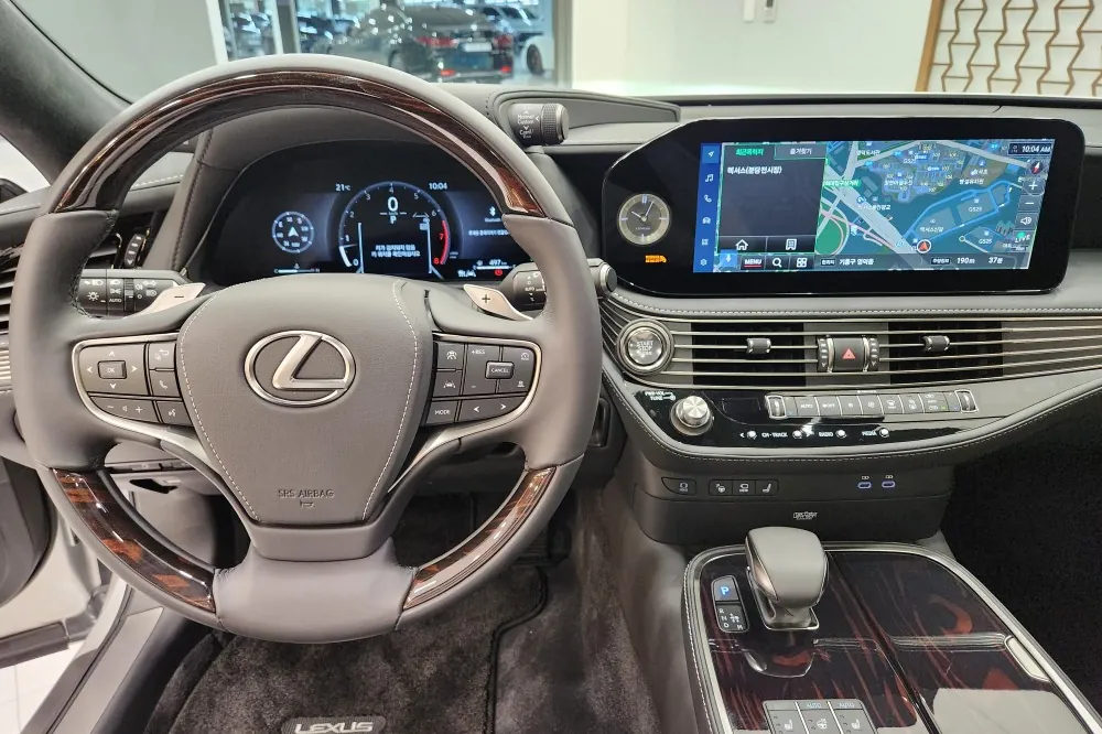 Lexus LS 3.5 Luxury 2024 3.4 л 299 л.с Бензин, коробка Автомат, привод Полный привод, автомобиль из Япония, доставка по России