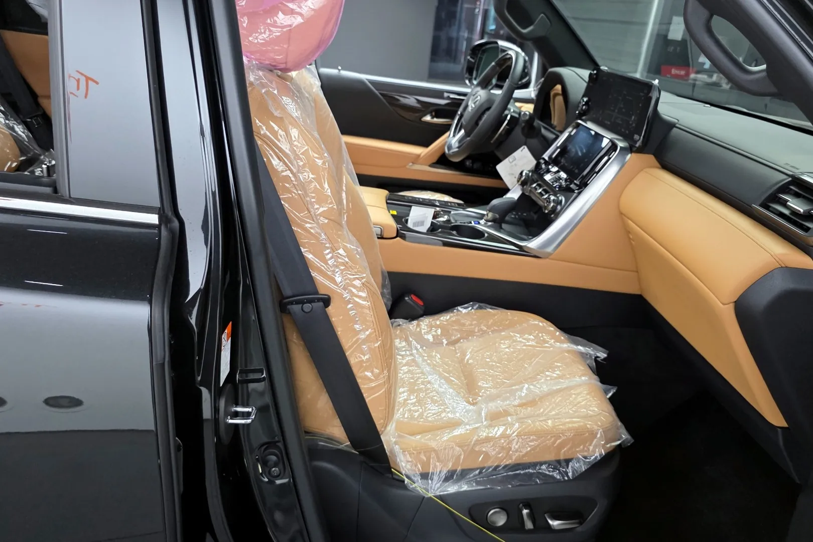 Lexus LX 700h Luxury 2025 3.4 л 457 л.с Гибрид, новый авто, Полный привод, Автомат, цвет Чёрный, страна-производитель — Япония