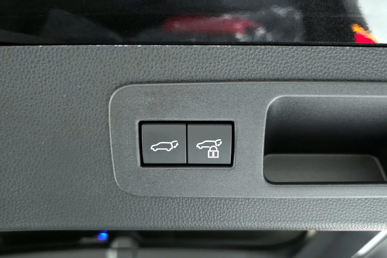 Lexus LX 700h Luxury 2025 3.4 л 457 л.с Гибрид, пробег 1 713 км, цвет кузова Чёрный, тип трансмиссии Автомат, привод Полный привод, из Япония