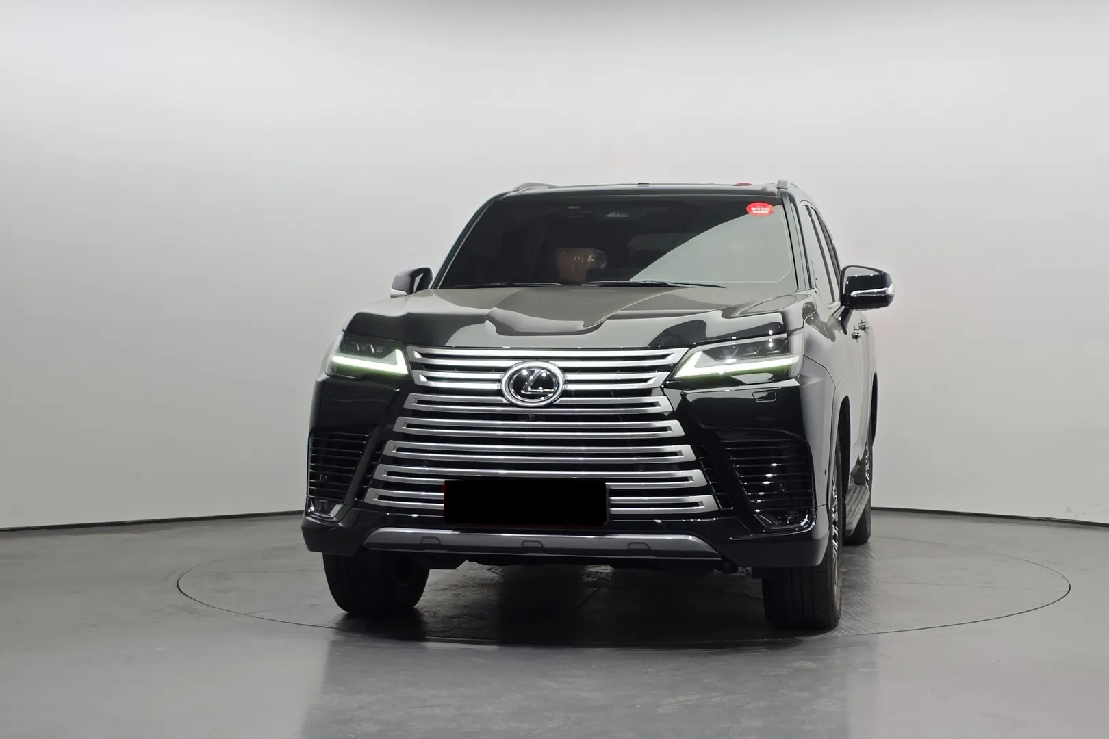 Заказать Lexus LX 700h Luxury 2025 3.4 л 457 л.с Гибрид с пробегом 1 713 км, Автомат, Полный привод, цвет Чёрный, поставка из Япония, доставка по РФ