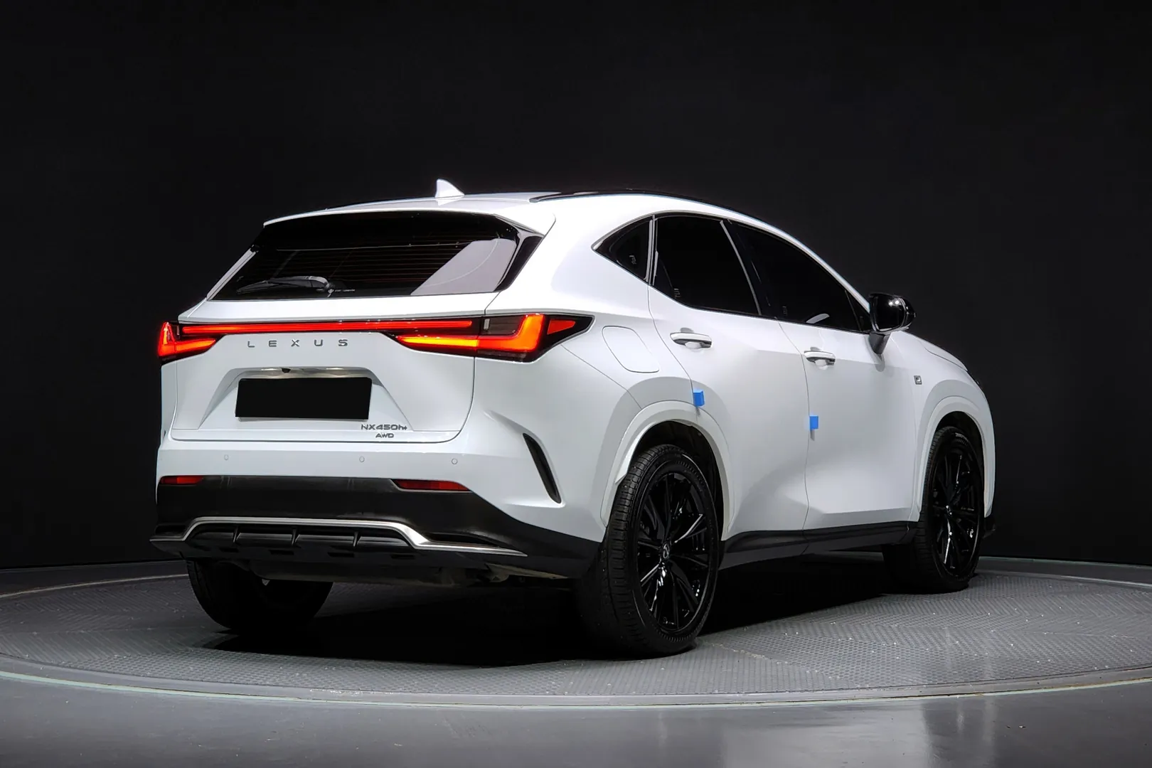 Заказать Lexus NX F-Sport 2024 2.5 л 182 л.с Гибрид с пробегом 39 704 км, Автомат, Полный привод, цвет Белый, поставка из Япония, доставка по РФ