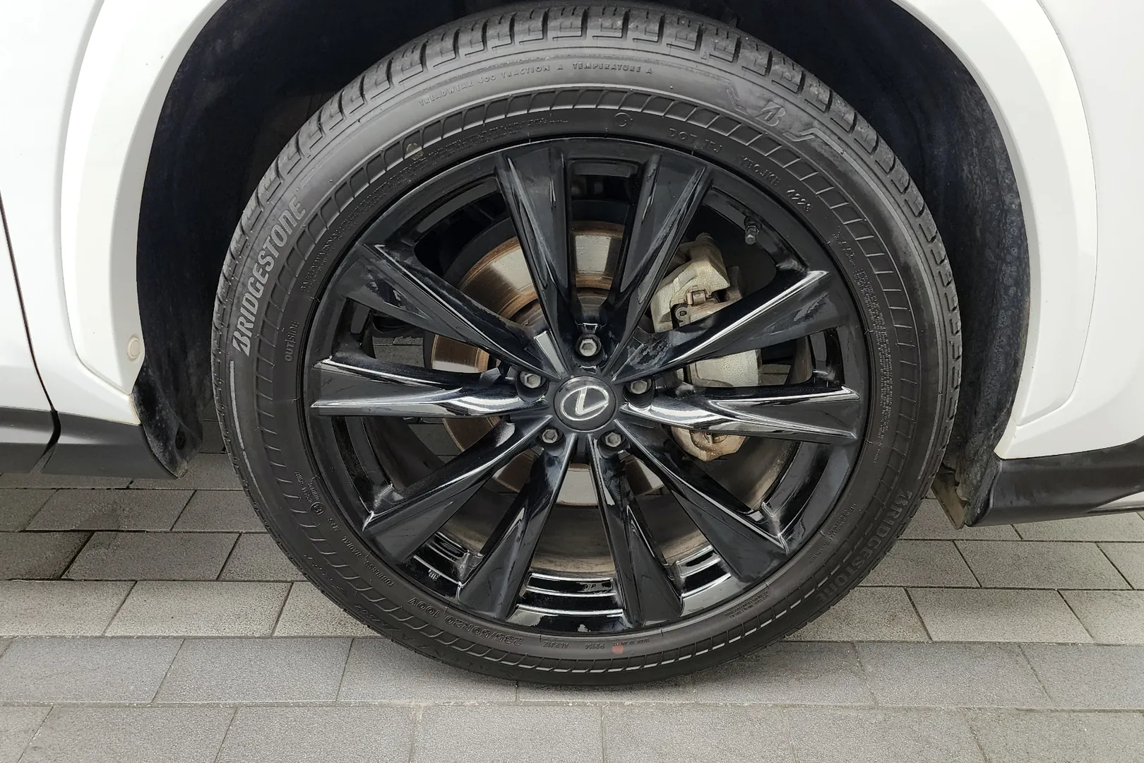 Автомобиль Lexus NX F-Sport 2024 2.5 л 182 л.с Гибрид, Белый, пробег 39 704 км, производство — Япония, доставка по РФ