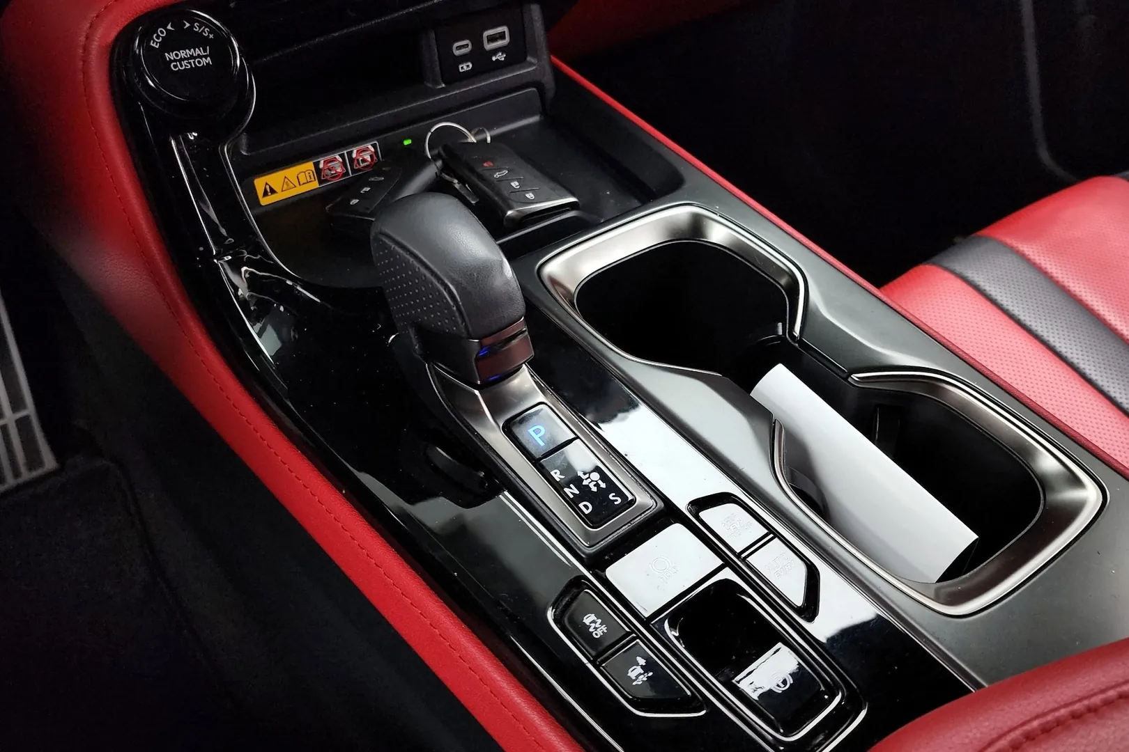 Новый Lexus NX F-Sport 2024 2.5 л 182 л.с Гибрид: Полный привод, Белый, коробка — Автомат, привезён из Япония, доставка по регионам