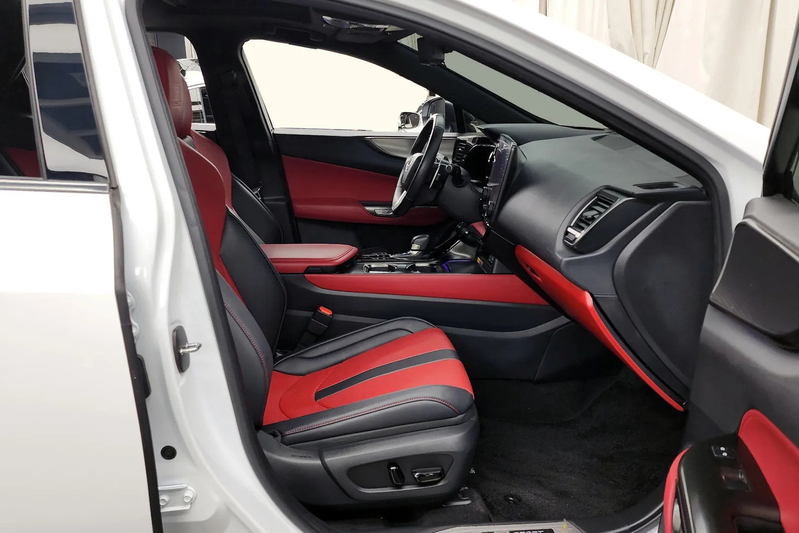 Lexus NX F-Sport 2024 2.5 л 182 л.с Гибрид, коробка Автомат, привод Полный привод, автомобиль из Япония, доставка по России