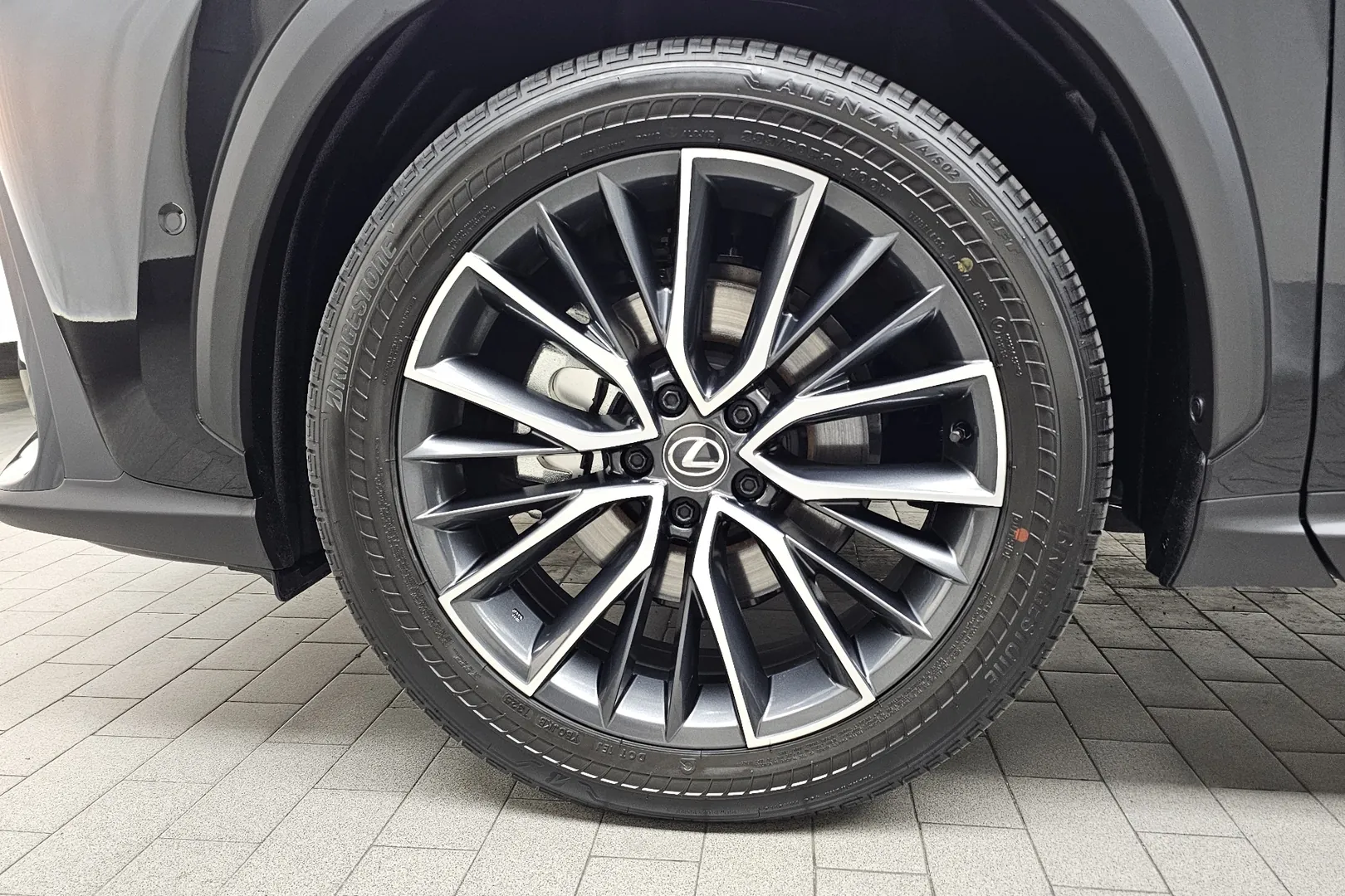 Lexus NX Luxury 2025 2.5 л 199 л.с Гибрид в продаже: Серый, Автомат, Полный привод, страна-производитель — Япония, доставка по РФ