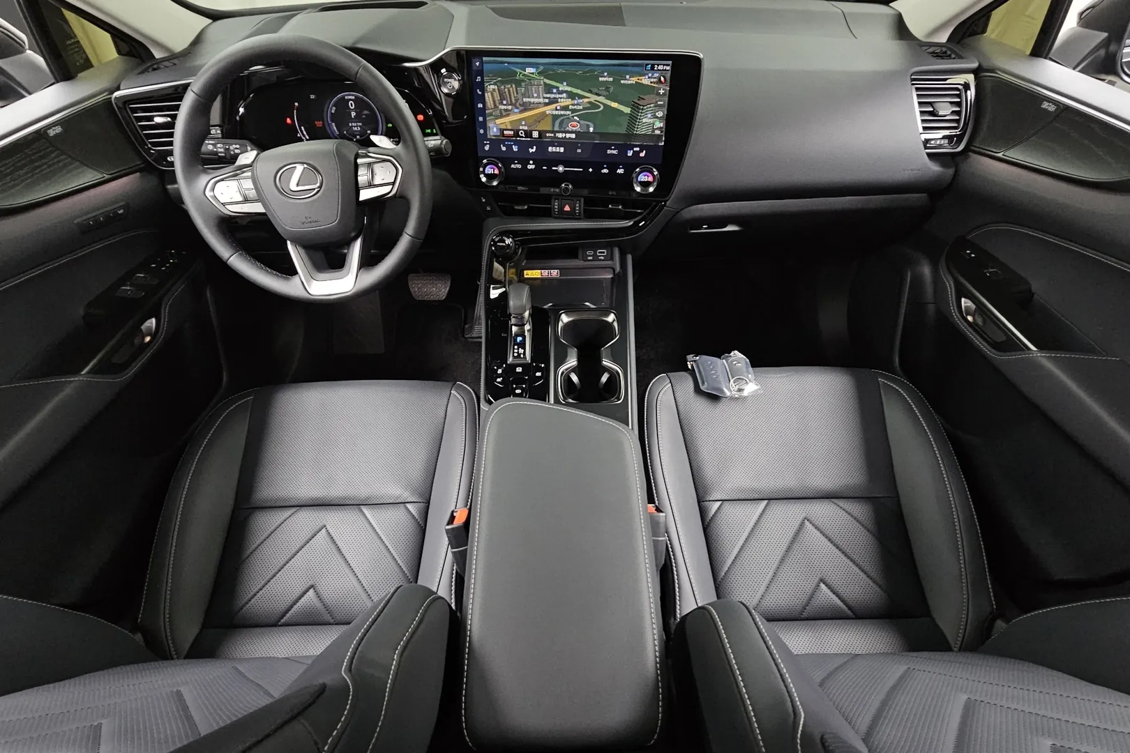 Выбор покупателей — Lexus NX Luxury 2025 2.5 л 199 л.с Гибрид, пробег 1 234 км, Серый, привезён из Япония, доставка по РФ