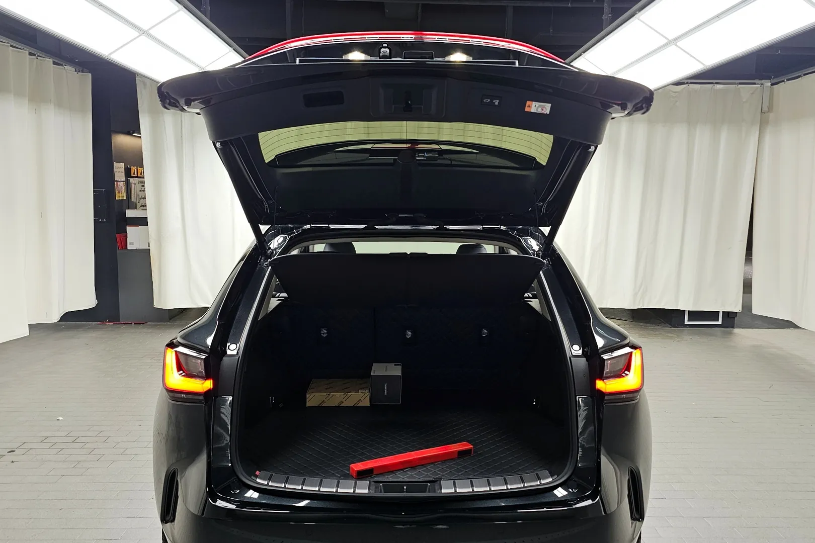 Доставка по РФ: Lexus NX Luxury 2025 2.5 л 199 л.с Гибрид, Серый, пробег 1 234 км, Полный привод, Автомат, осмотр возможен в Москве