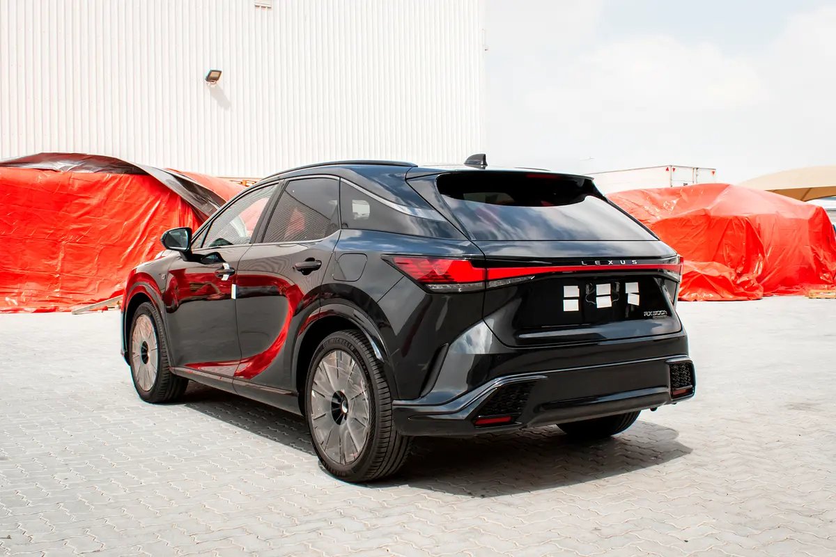 Lexus RX 500h F Sport Performance 2026 2.4 л 367 л.с Гибрид в продаже: Чёрный, Автомат, Полный привод, страна-производитель — ОАЭ, доставка по РФ, фото 4