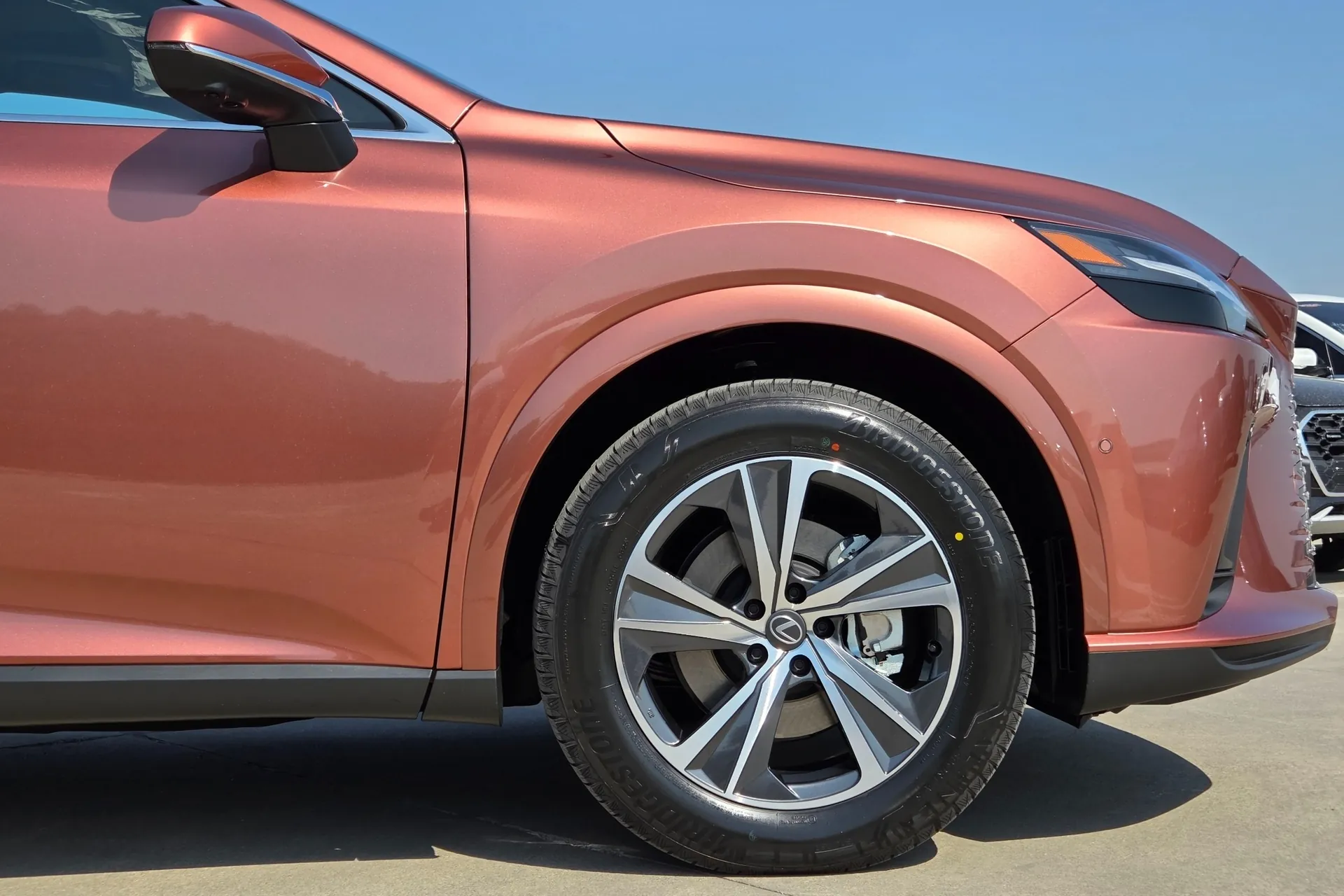 Выбор покупателей — Lexus RX350h 5th Generation Premium 2026 2.5 л 250 л.с Гибрид, пробег 5 км, Терракот, привезён из Япония, доставка по РФ