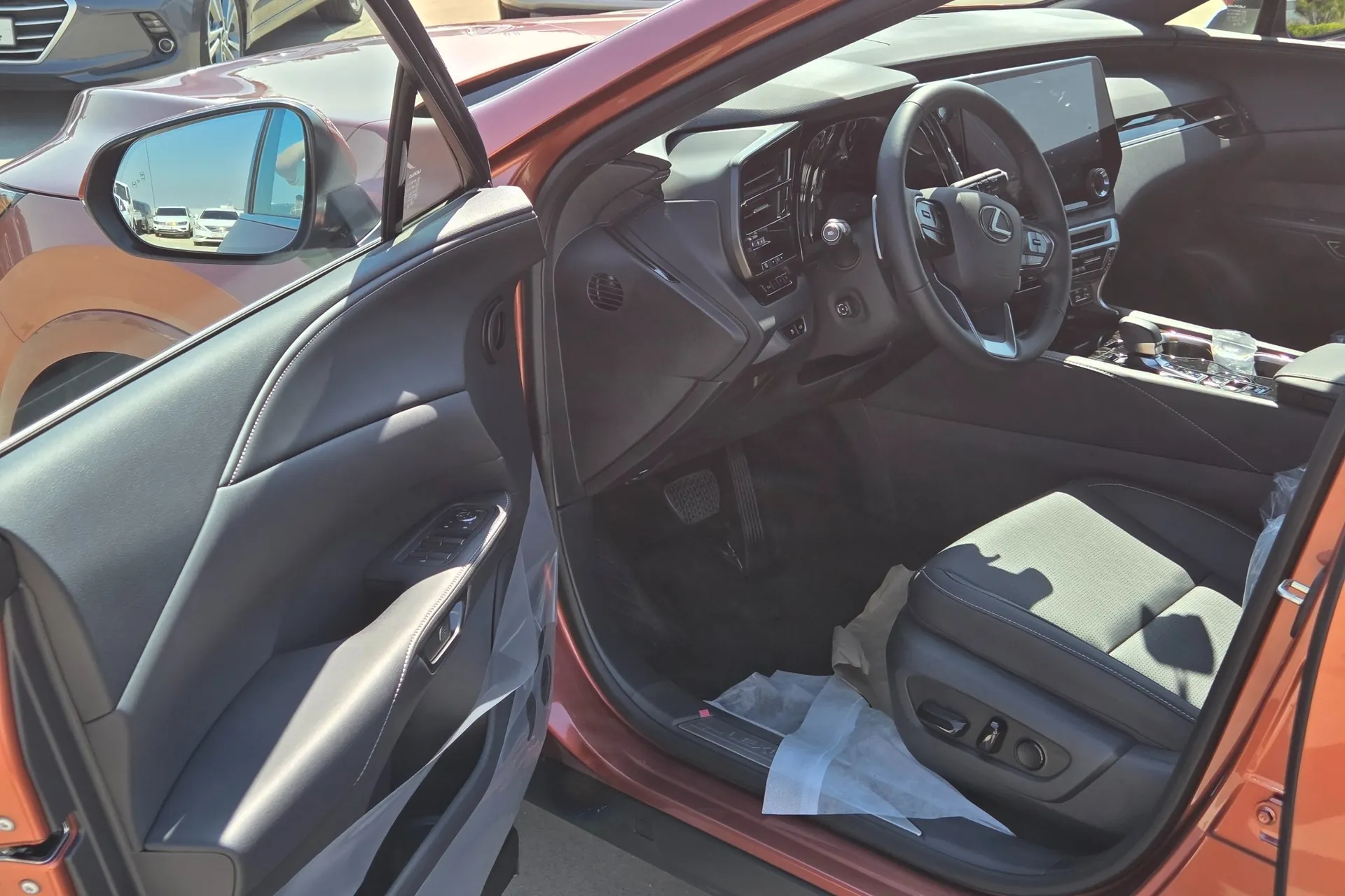 Новый Lexus RX350h 5th Generation Premium 2026 2.5 л 250 л.с Гибрид в кузове Терракот, коробка — Автомат, привод — Полный привод, страна производства — Япония