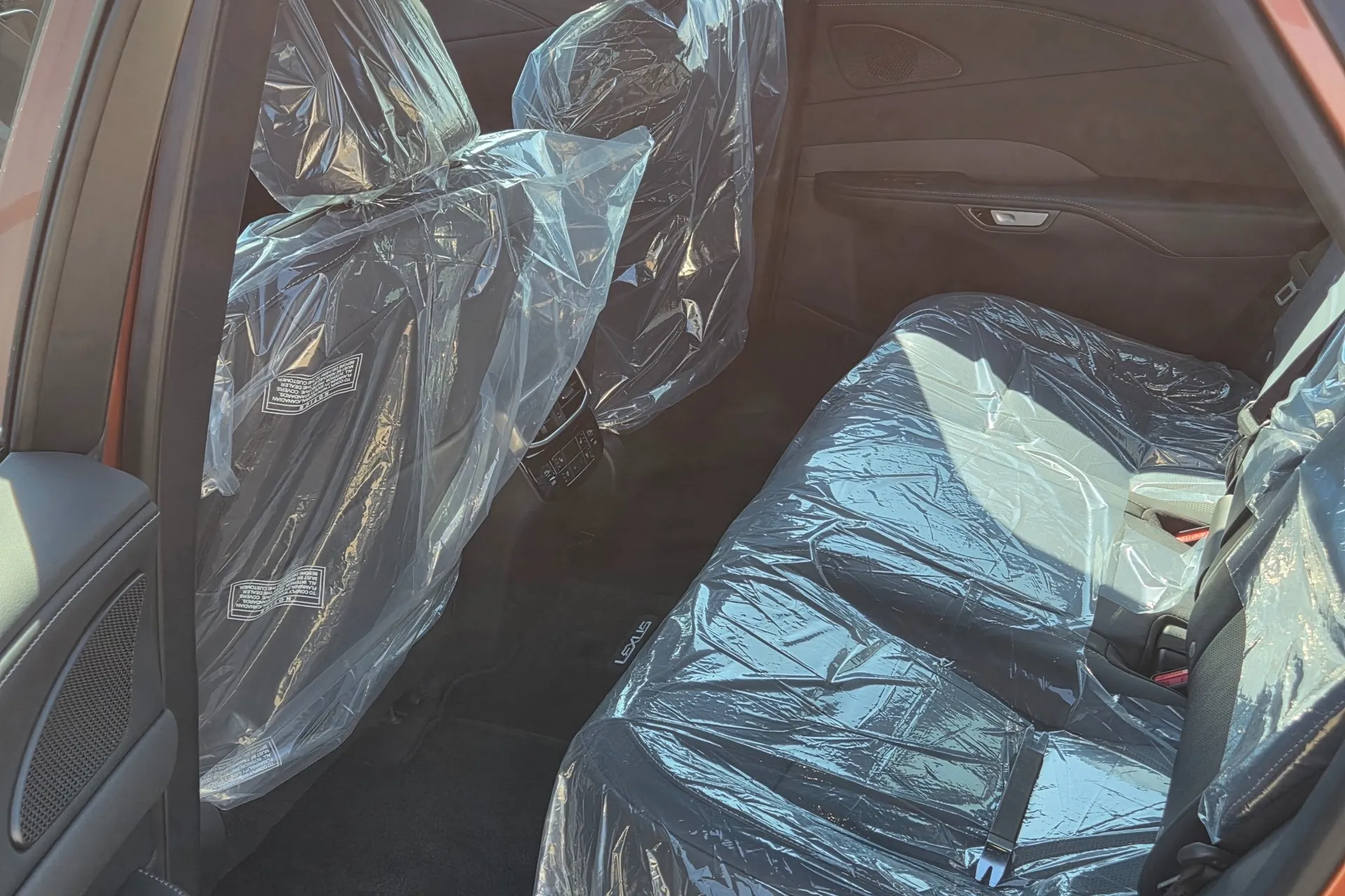 Купить Lexus RX350h 5th Generation Premium 2026 2.5 л 250 л.с Гибрид с минимальным пробегом 5 км, Терракот, доставим из Япония в любой город РФ