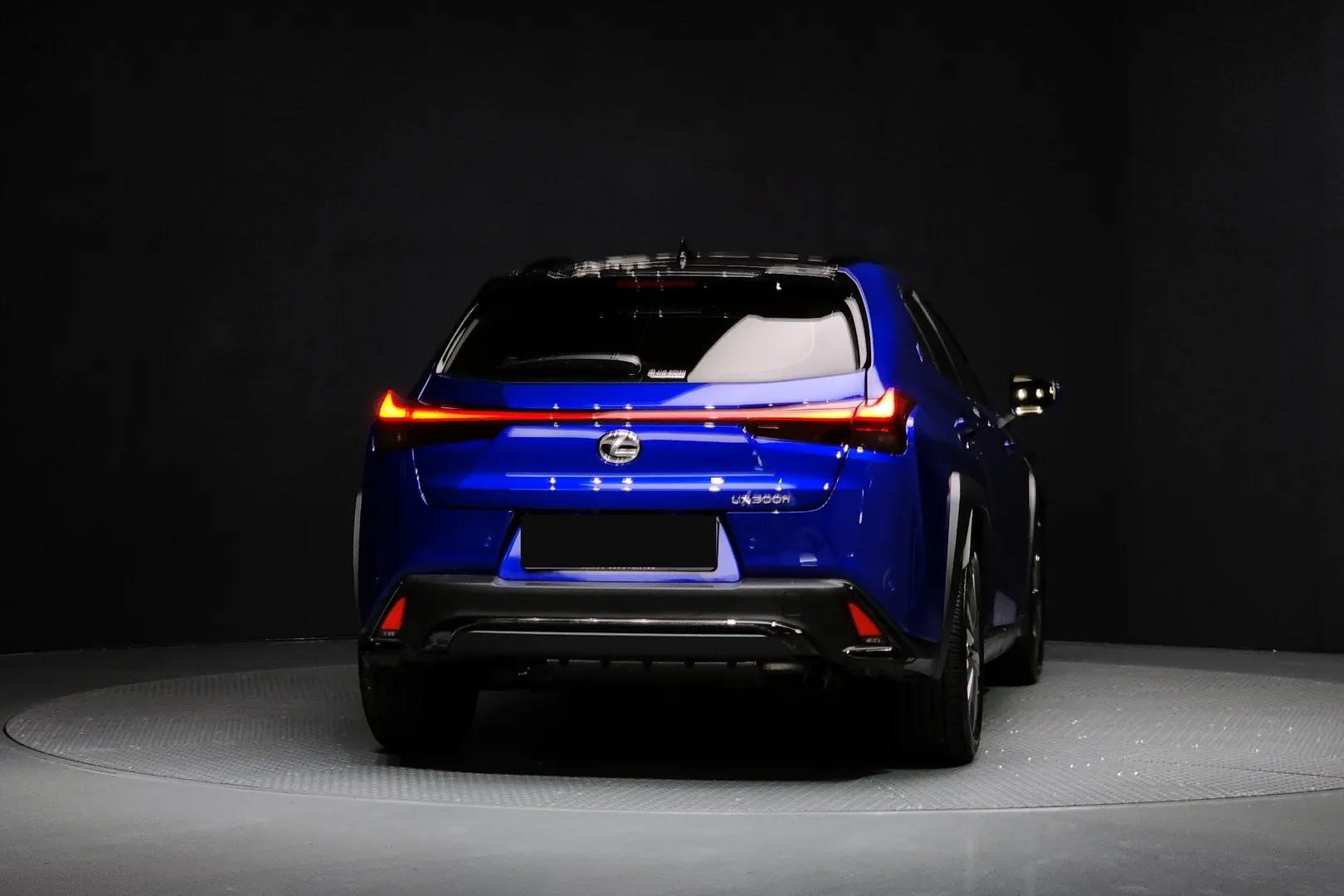 Купить Lexus Ux 2025 2.0 л 150 л.с Гибрид, Синий, Автомат, Передний привод — авто из Япония, с доставкой по всей России