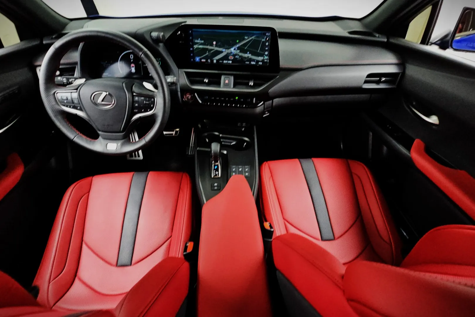 Lexus Ux 2025 2.0 л 150 л.с Гибрид в продаже: Синий, Автомат, Передний привод, страна-производитель — Япония, доставка по РФ