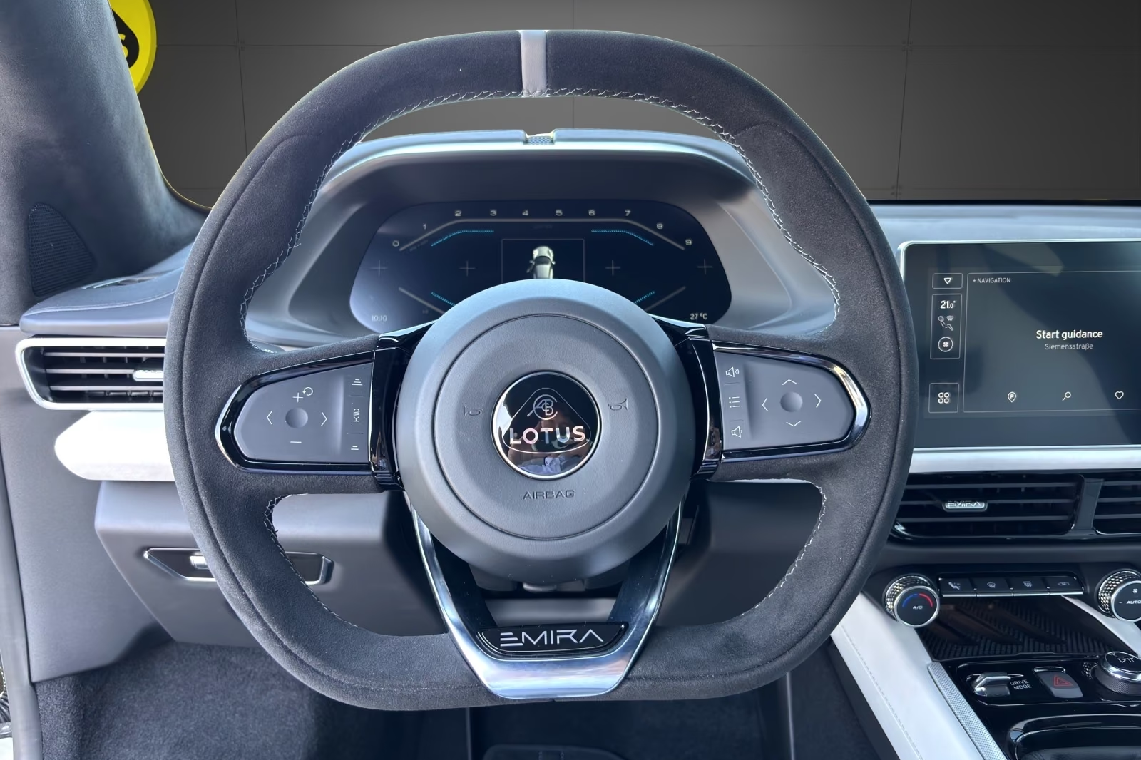 Заказать Lotus Emira V6 SE 2026 3.5 л 405 л.с Бензин, Белый, Задний привод, Механика — поставка из Германия, доставка по России и СНГ, фото 10