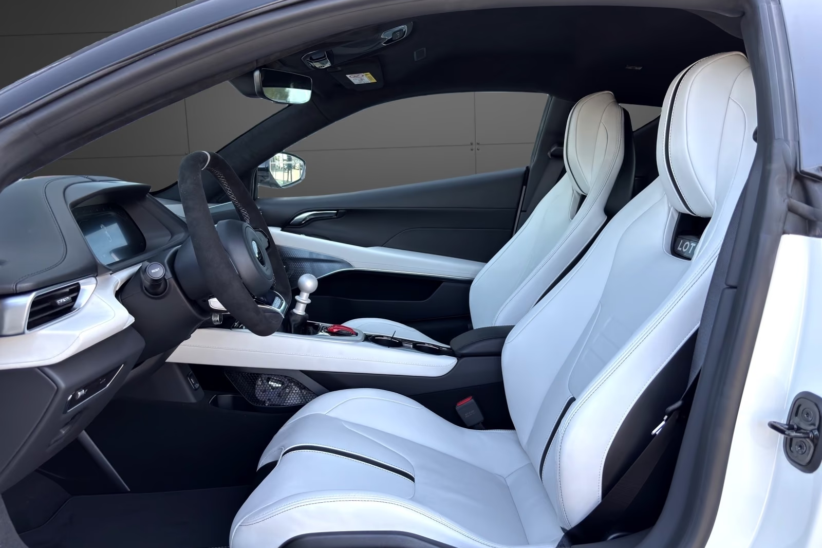 Lotus Emira V6 SE 2026 3.5 л 405 л.с Бензин, коробка Механика, привод Задний привод, автомобиль из Германия, доставка по России, фото 7