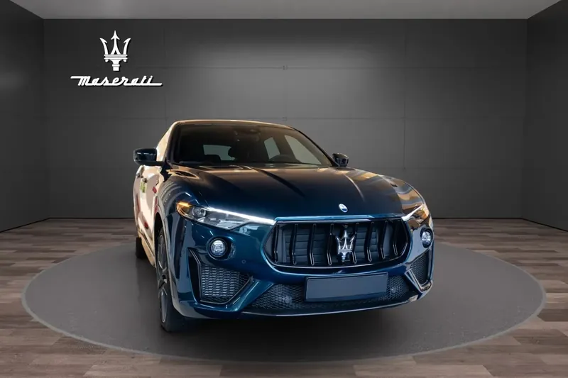 Заказать Maserati Levante Trofeo, Fuori Serie 2026 3.8 л 581 л.с Бензин с пробегом 85 км, Автомат, Полный привод, цвет Синий, поставка из Германия, доставка по РФ Levante Trofeo, Fuori Serie - фото 3