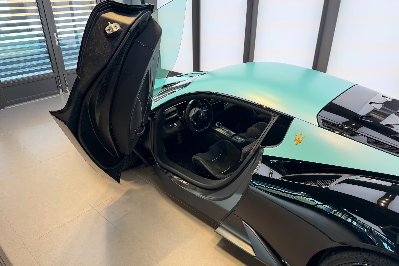 Автомобиль Maserati MC20 3.0 V6 DCT Leggenda (1 of 20) 2026 3.0 л 630 л.с Бензин, Чёрный, пробег 10 км, производство — Италия, доставка по РФ