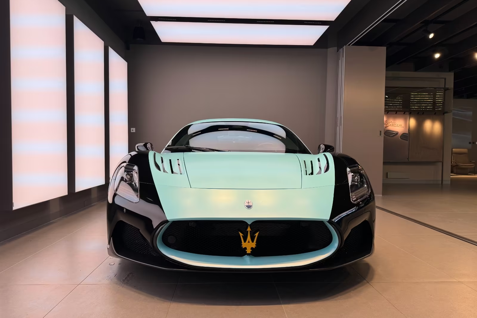 Maserati MC20 3.0 V6 DCT Leggenda (1 of 20) 2026 3.0 л 630 л.с Бензин, новый авто, Задний привод, Автомат, цвет Чёрный, страна-производитель — Италия