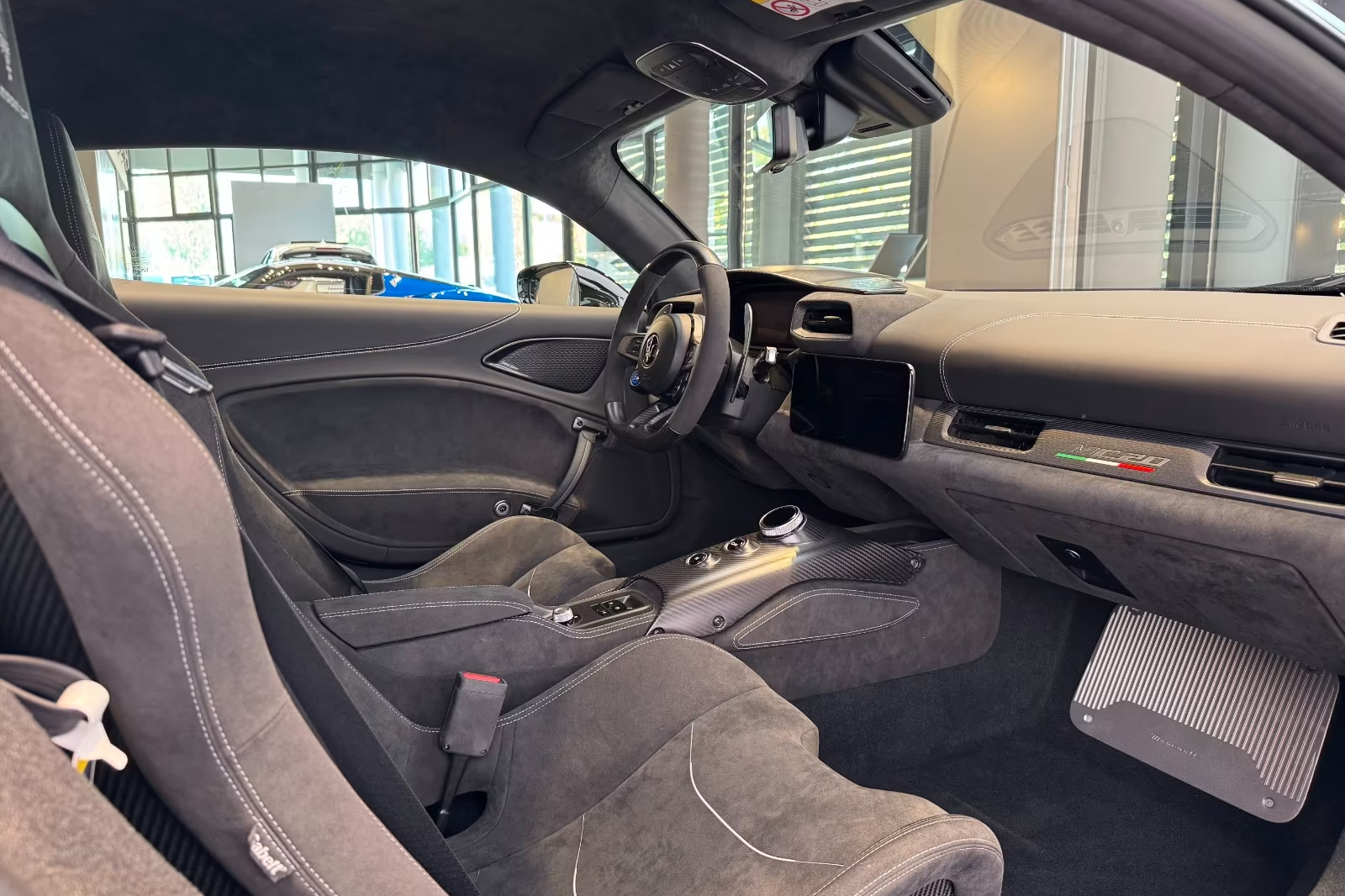 Maserati MC20 3.0 V6 DCT Leggenda (1 of 20) 2026 3.0 л 630 л.с Бензин, пробег 10 км, Чёрный цвет, коробка Автомат, привод Задний привод, авто из Италия