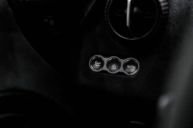 Доступен к заказу McLaren 750S 2025 4.0 л 750 л.с Бензин: Оранжевый, коробка Автомат, привод Задний привод, осмотр и тест-драйв в Москве, фото 19