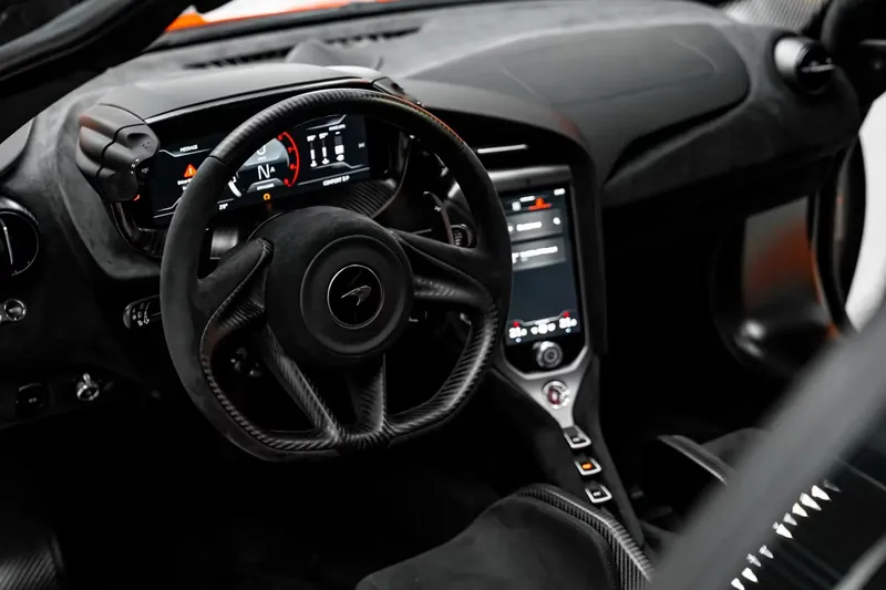 Новый McLaren 750S 2025 4.0 л 750 л.с Бензин в кузове Оранжевый, коробка — Автомат, привод — Задний привод, страна производства — Великобритания, фото 12