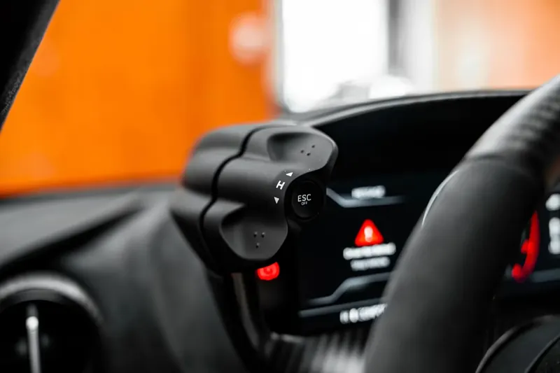 Купить McLaren 750S 2025 4.0 л 750 л.с Бензин с доставкой: пробег 9 803 км, Оранжевый, Автомат, Задний привод, поставка из Великобритания, фото 20