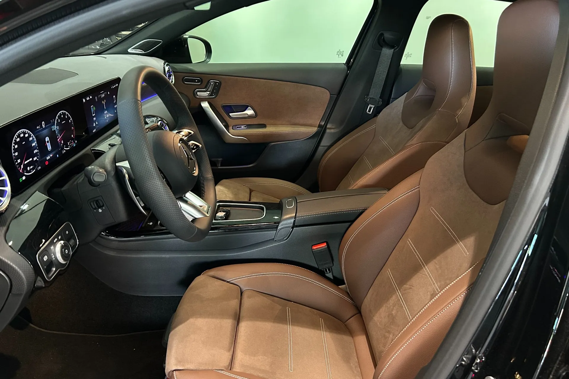 Mercedes-Benz A-Class A45 S 4MATIC+ 2026 2.0 л 421 л.с Бензин, пробег 1 110 км, Чёрный, Полный привод, Автомат, авто из Корея, доставка по РФ, фото 11