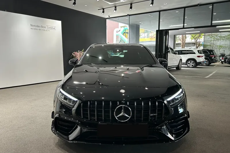 Заказать Mercedes-Benz A-Class A45 S 4MATIC+ 2026 2.0 л 421 л.с Бензин с пробегом 1 110 км, Автомат, Полный привод, цвет Чёрный, поставка из Корея, доставка по РФ AMG A 45 S 4MATIC+ - фото 3