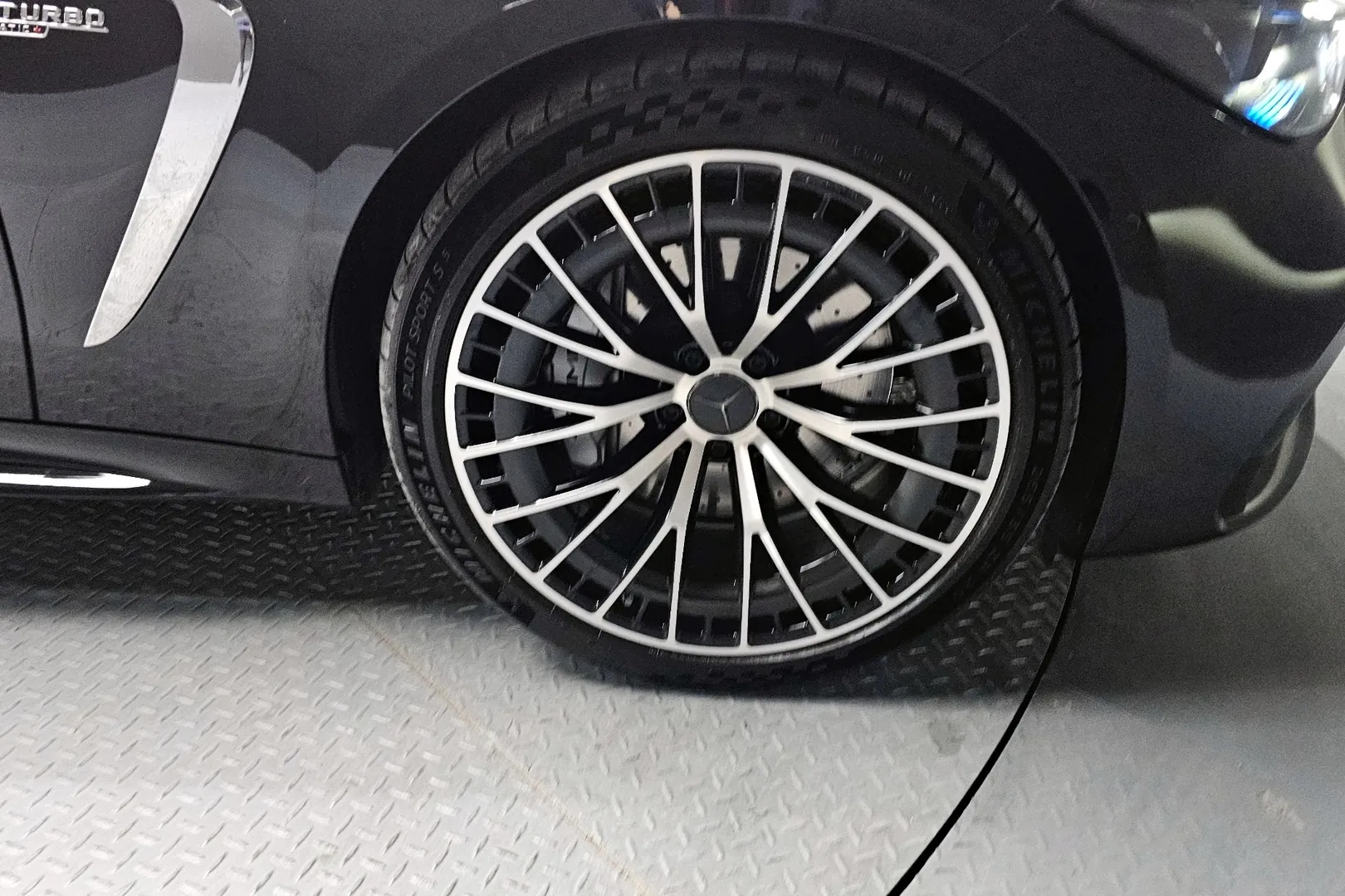 Mercedes-Benz AMG CLE53 4MATIC+ Cabriolet 2025 3.0 л 449 л.с Бензин, пробег 8 916 км, цвет кузова Чёрный, тип трансмиссии Автомат, привод Полный привод, из Германия